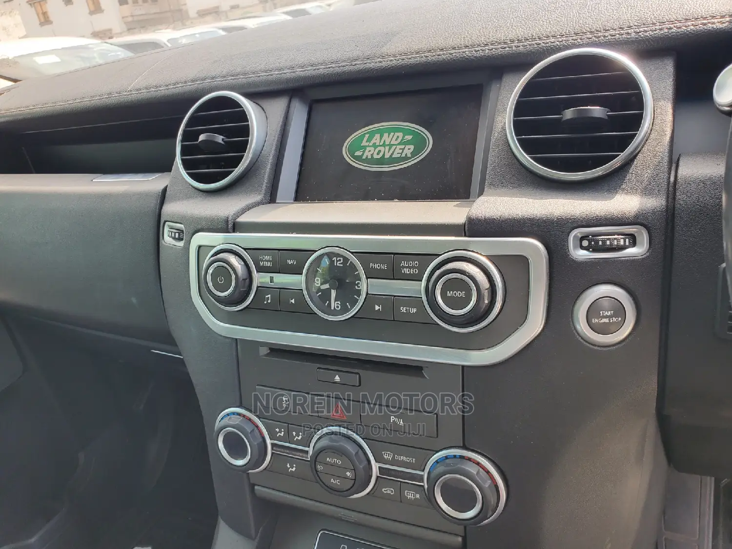 Land Rover Discovery 2015 Off White