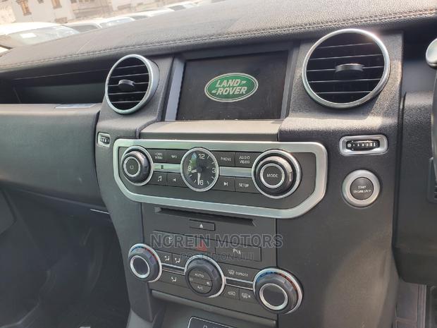 Land Rover Discovery 2015 Off White - thumbnail 9