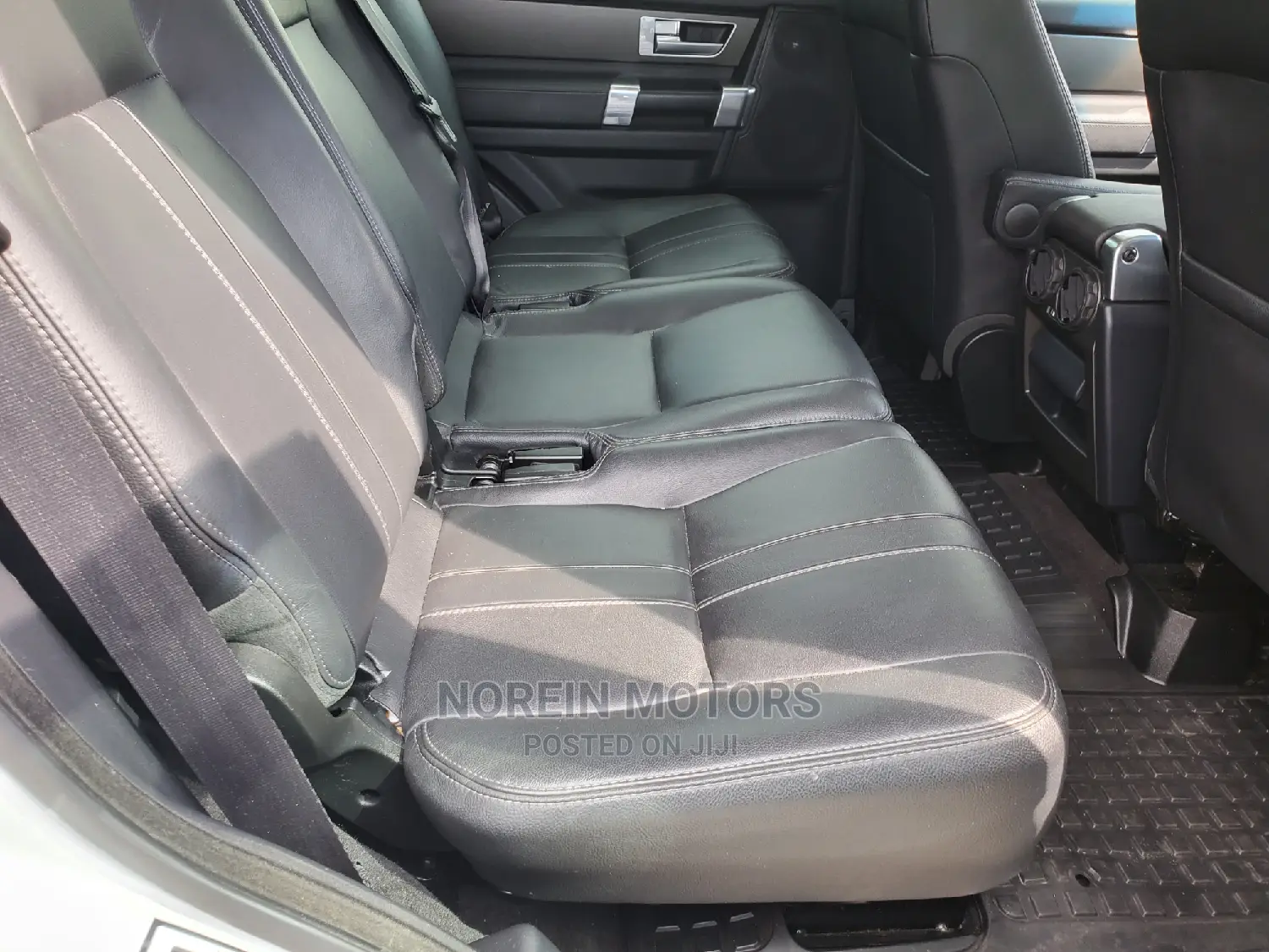 Land Rover Discovery 2015 Off White