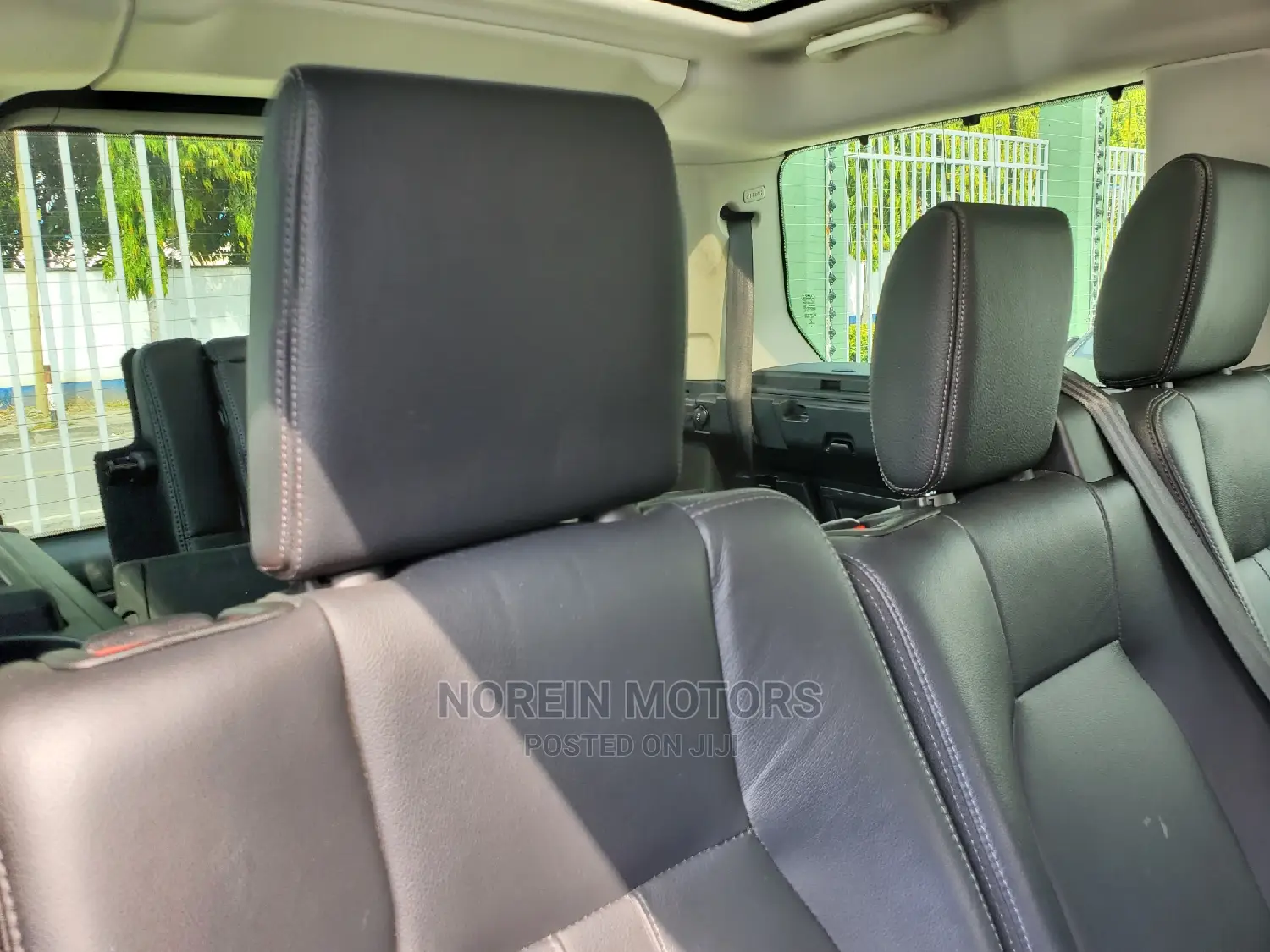 Land Rover Discovery 2015 Off White