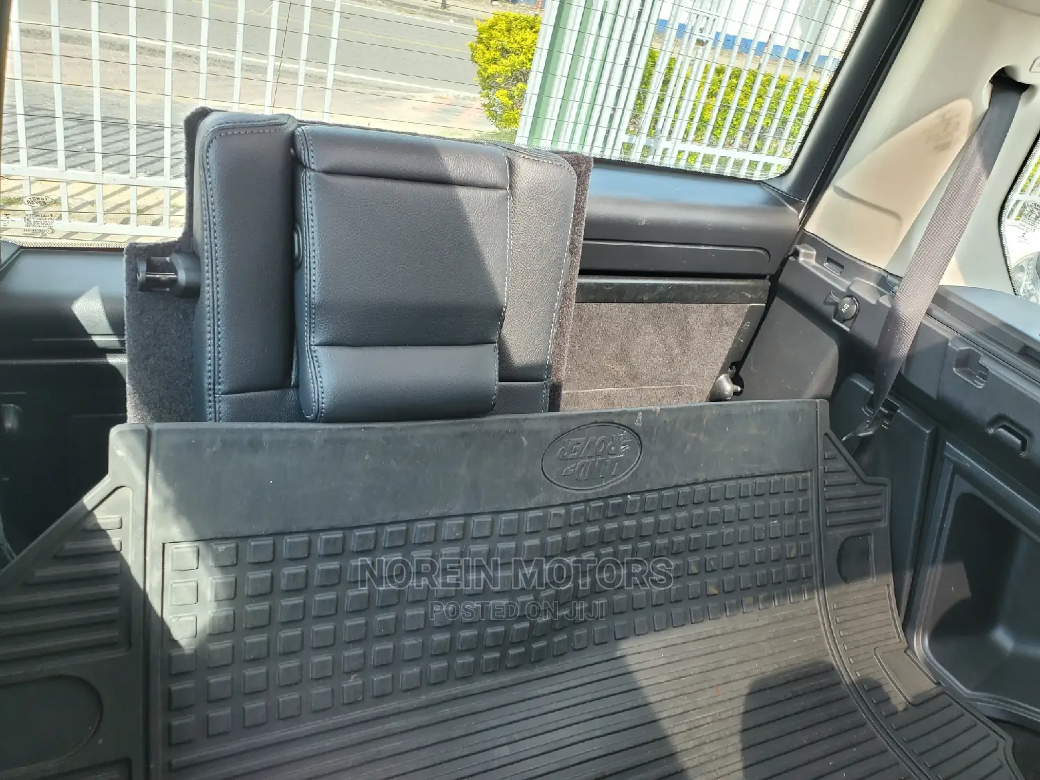 Land Rover Discovery 2015 Off White