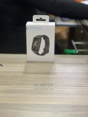 Band 6 by Honor Black(New)