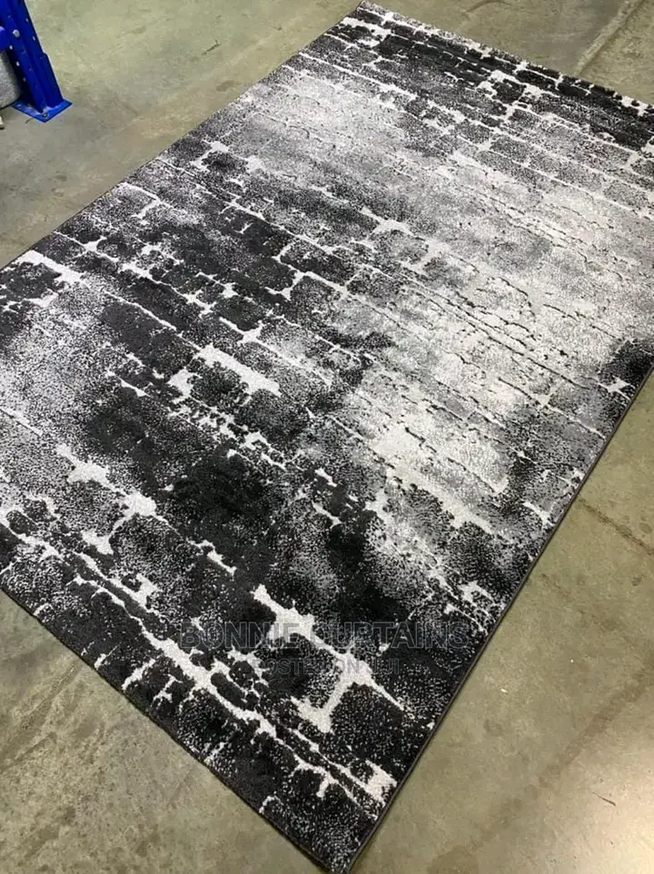 Carpets on Sell in Different Colours and Pieces