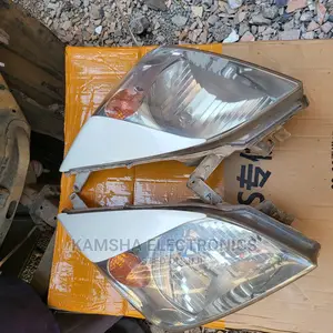 Headlights Toyota Prado J120 TX Good Condition Seats