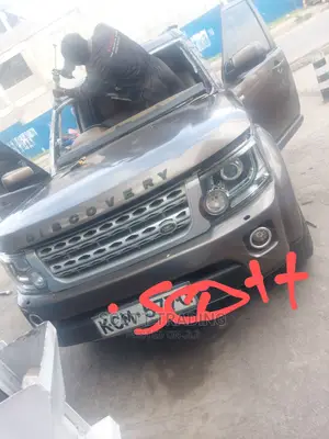 Land Rover , Discovery 4 Front Windscreen