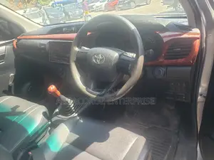 Toyota Hilux 2016 Silver