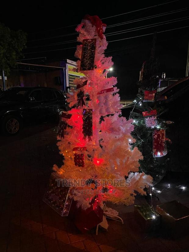 7ft (210cms) Christmas Tree - thumbnail 2