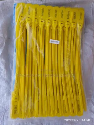 Flat Plastic Seals 40cm.