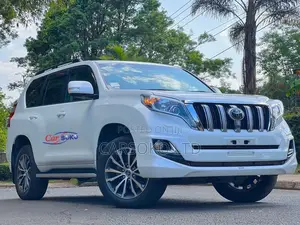Toyota Land Cruiser Prado 2017 White