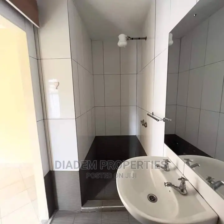 4bdrm Maisonette in Kilimani for rent