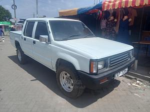 Mitsubishi L200 2001 White - main view