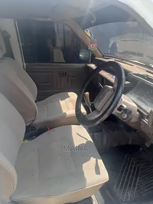 Mitsubishi L200 2001 White