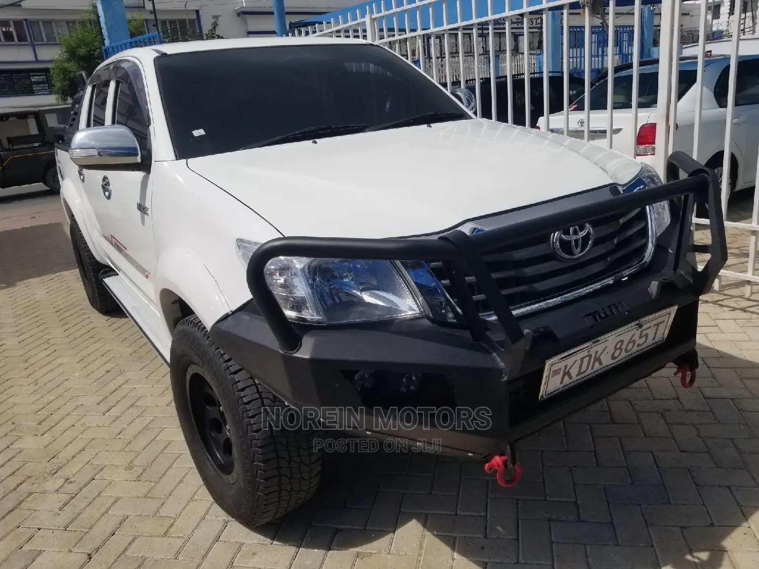 Toyota Hilux SR5 4x4 2015 White