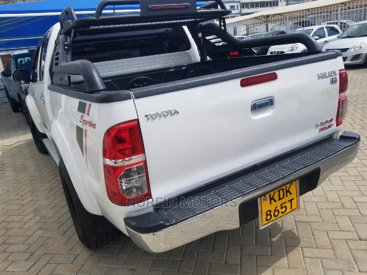 Toyota Hilux SR5 4x4 2015 White