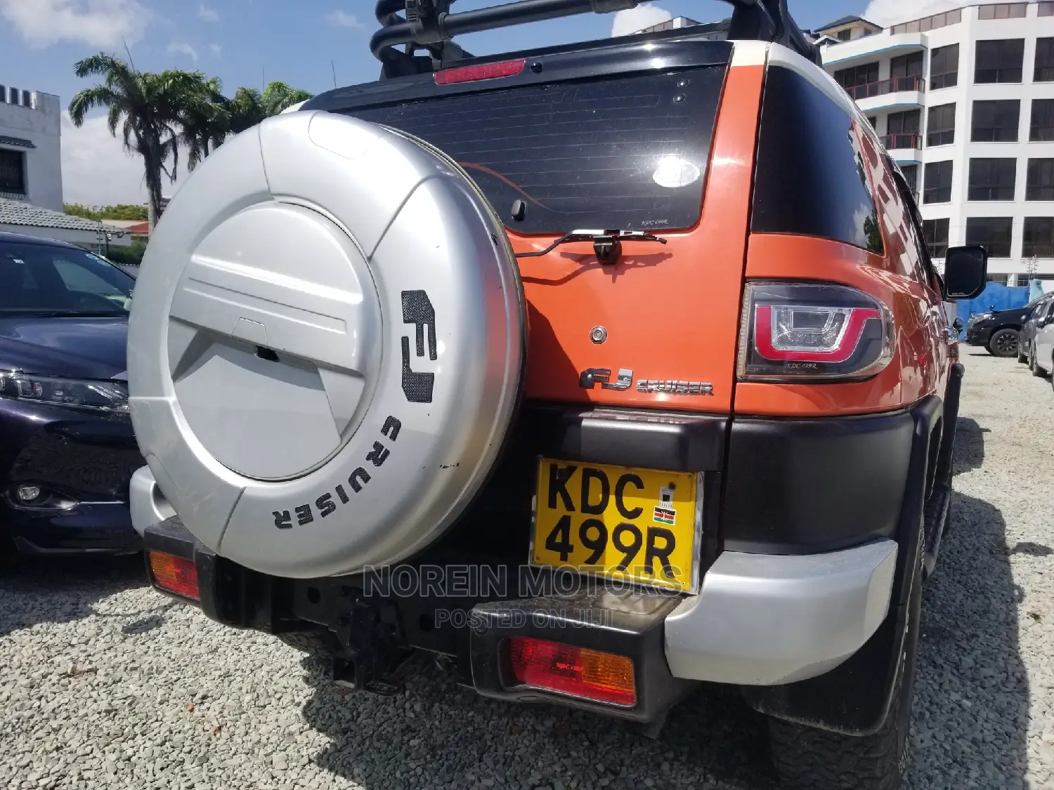 Toyota FJ Cruiser 2014 Orange