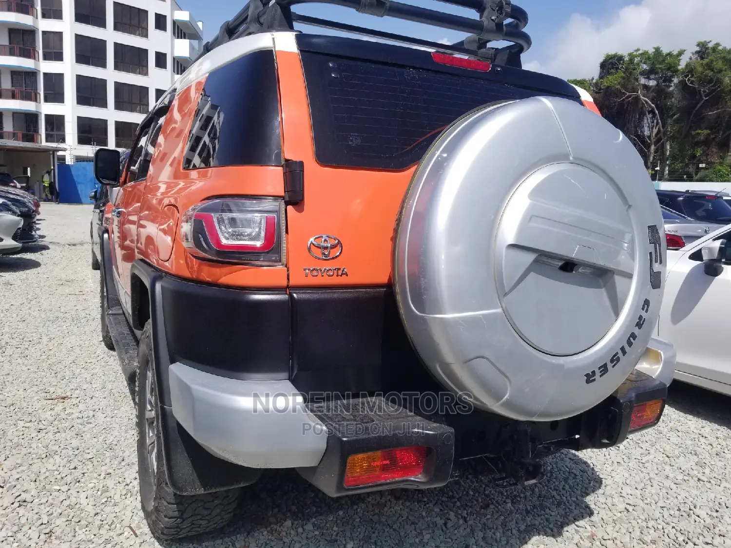 Toyota FJ Cruiser 2014 Orange