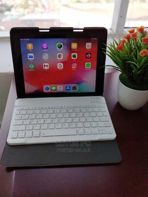 Apple iPad Air 32 GB Gray - main view