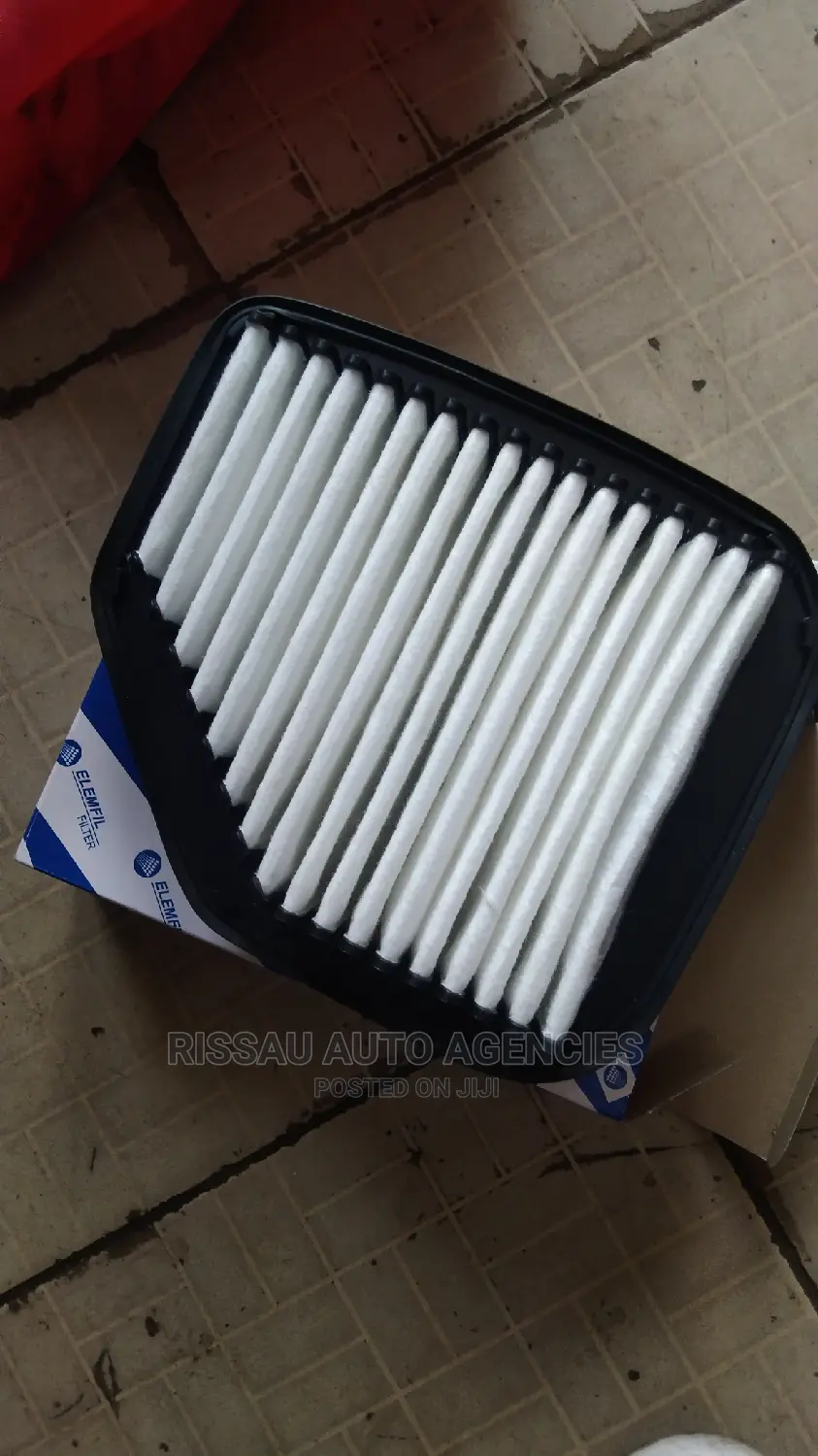 Suzuki Every Air Cleaner 13170-64p00.