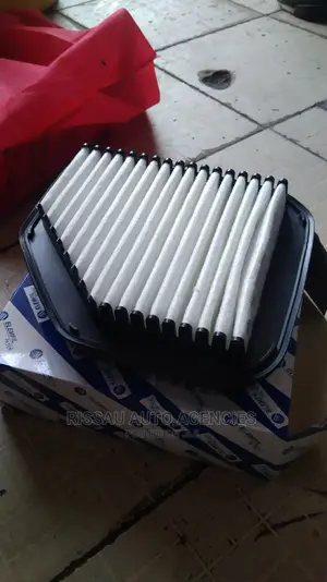 Suzuki Every Air Cleaner 13170-64p00.