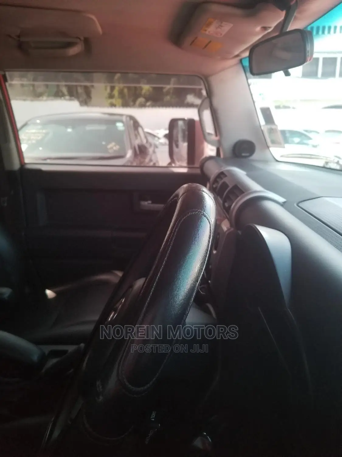 Toyota FJ Cruiser 2014 Orange