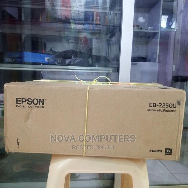 Epson EB-2250U Projector 3LCD WUXGA 5000 Lumens