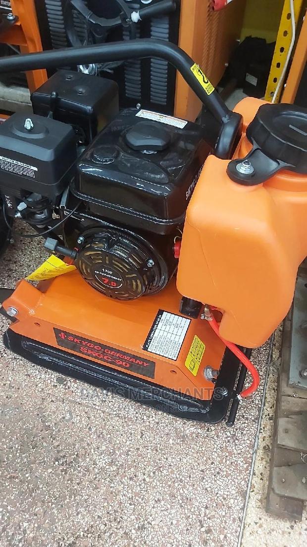 Plate Compactor Skygo Make Petrol Propelled Machine - thumbnail 2