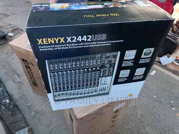 Behringer Xenyx 2442 USB Mixer