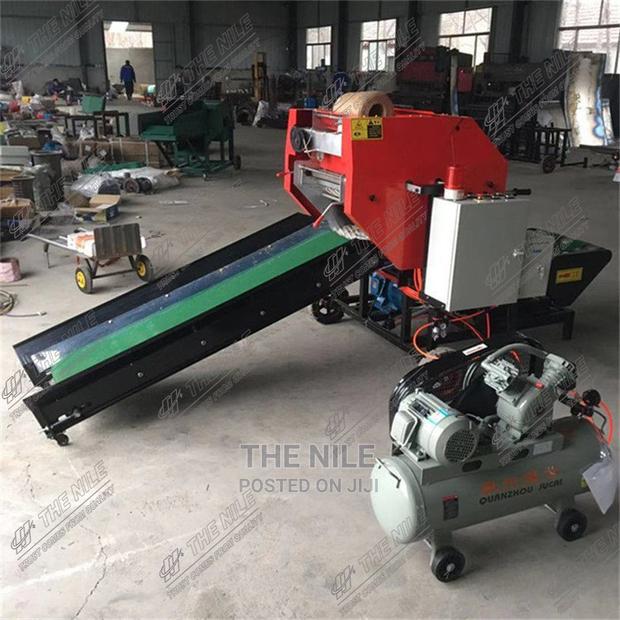 Green Hay Baling Wrapping Machine Forage