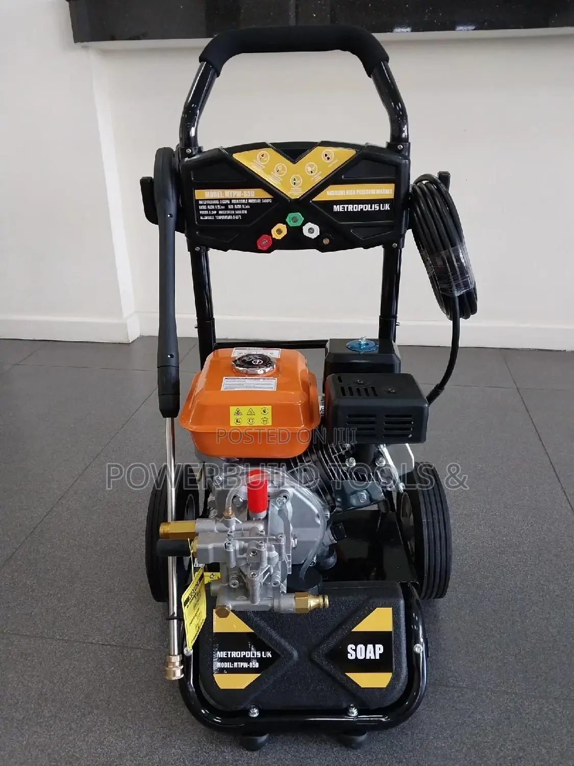Metropole UK 3100psi Carwash Machine.