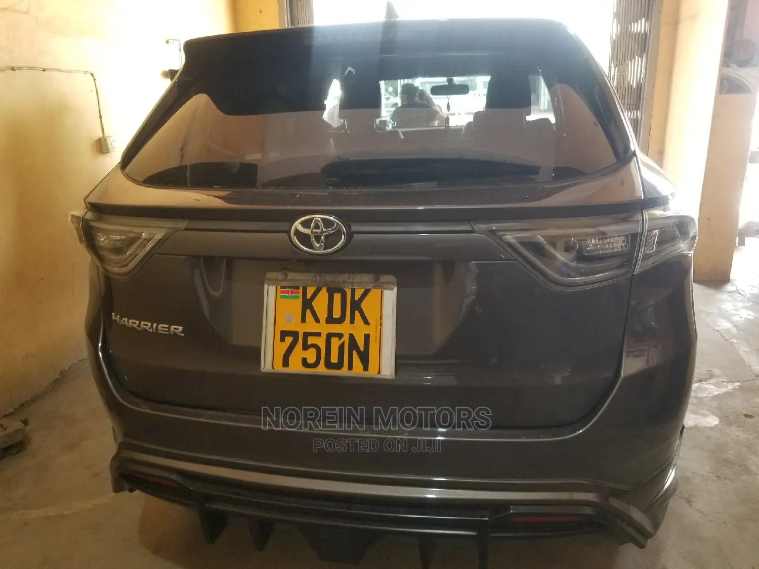 Toyota Harrier 2.0 4WD 2015 Gray