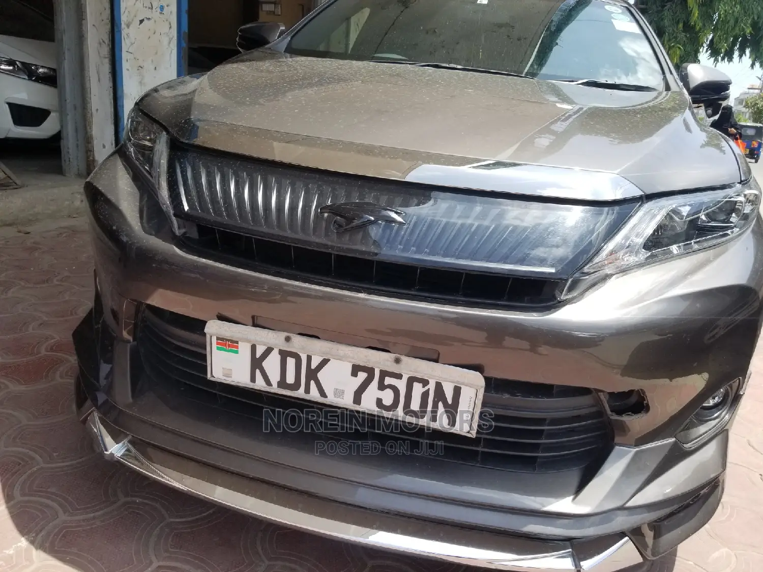 Toyota Harrier 2.0 4WD 2015 Gray