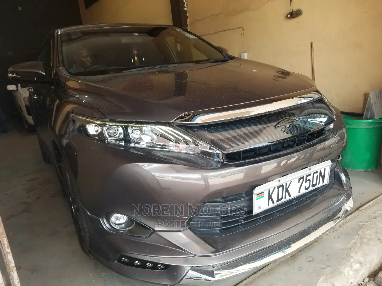 Toyota Harrier 2.0 4WD 2015 Gray