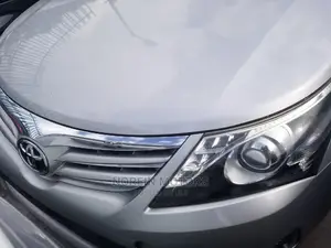Toyota Avensis 2015 Silver