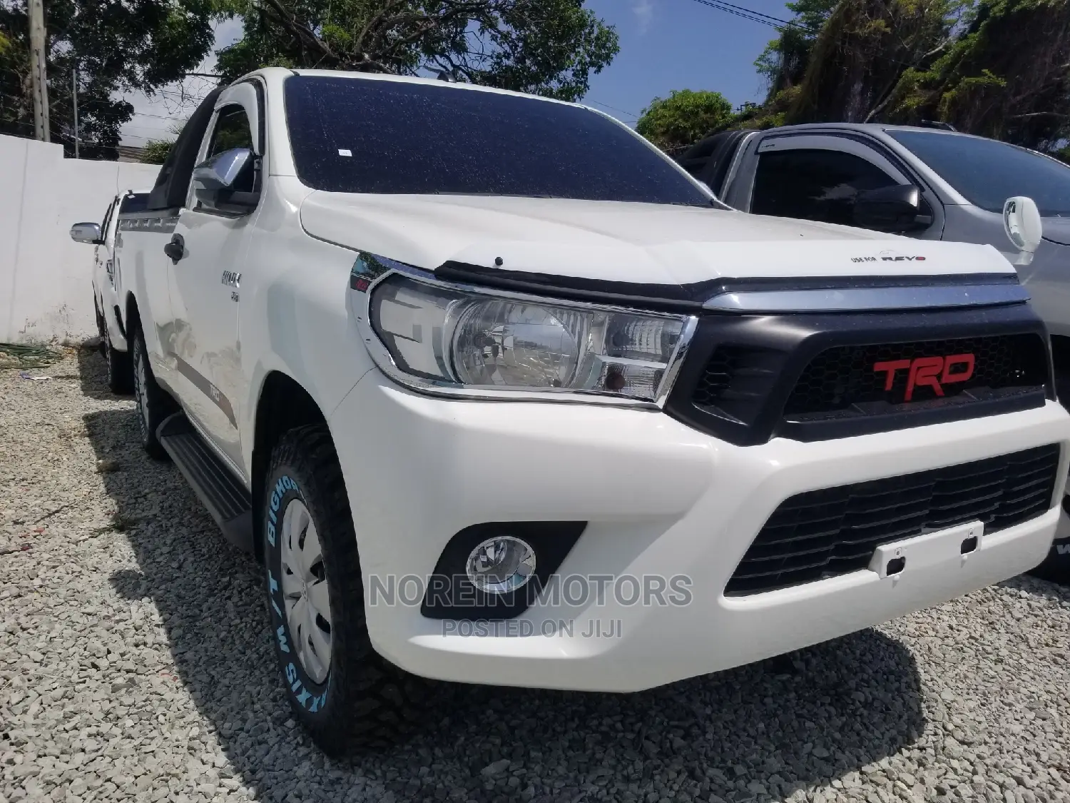 Toyota Hilux SR 4x4 2015 White