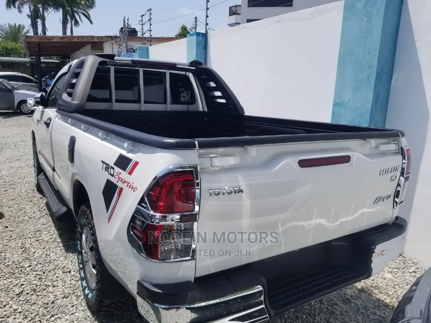 Toyota Hilux SR 4x4 2015 White