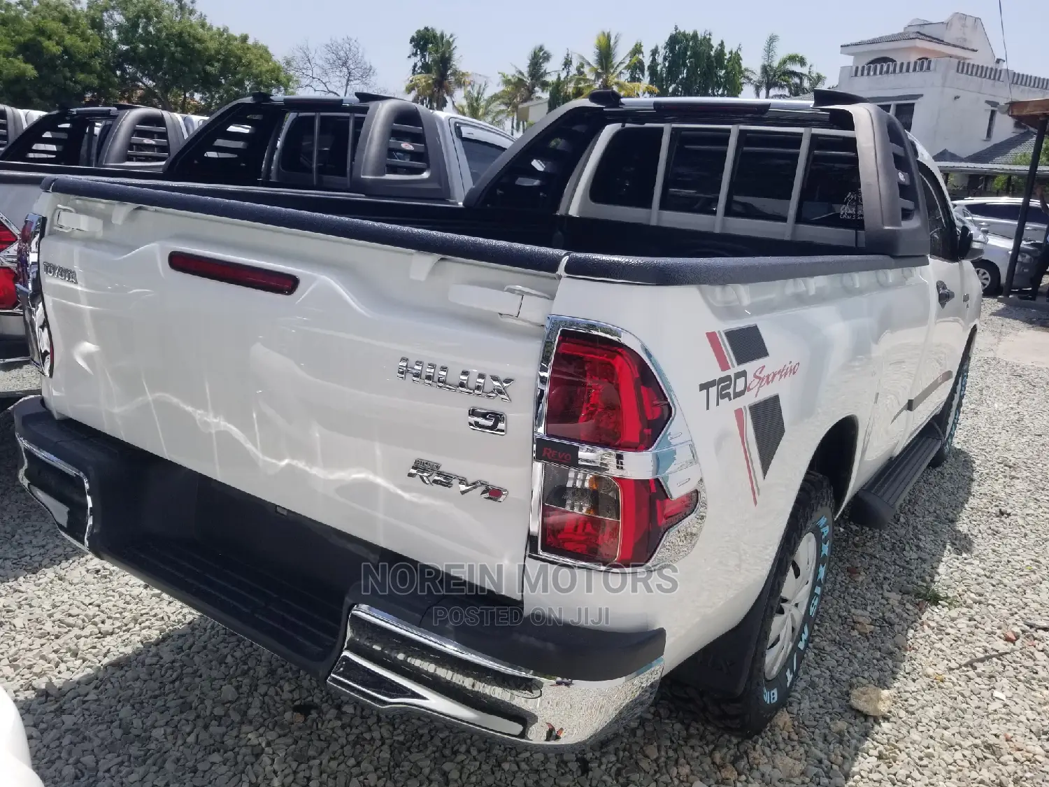 Toyota Hilux SR 4x4 2015 White