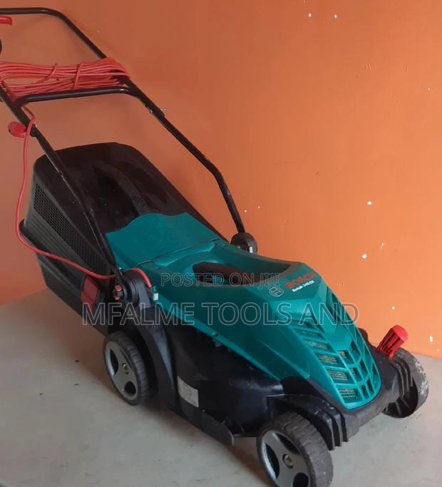 Lawnmower Bosch Electric Propelled 240v 15m Cable Ex-Uk - thumbnail 6