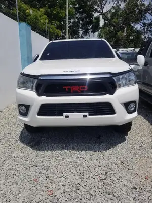 Toyota Hilux SR 4x4 2015 White