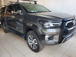 Toyota Hilux 2016 Brown