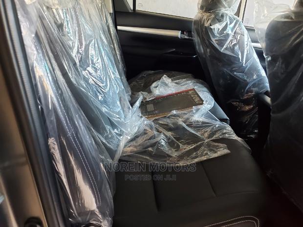 Toyota Hilux 2016 Brown - thumbnail 9
