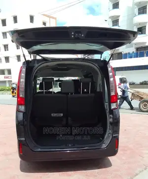Toyota Esquire 2016 Blue