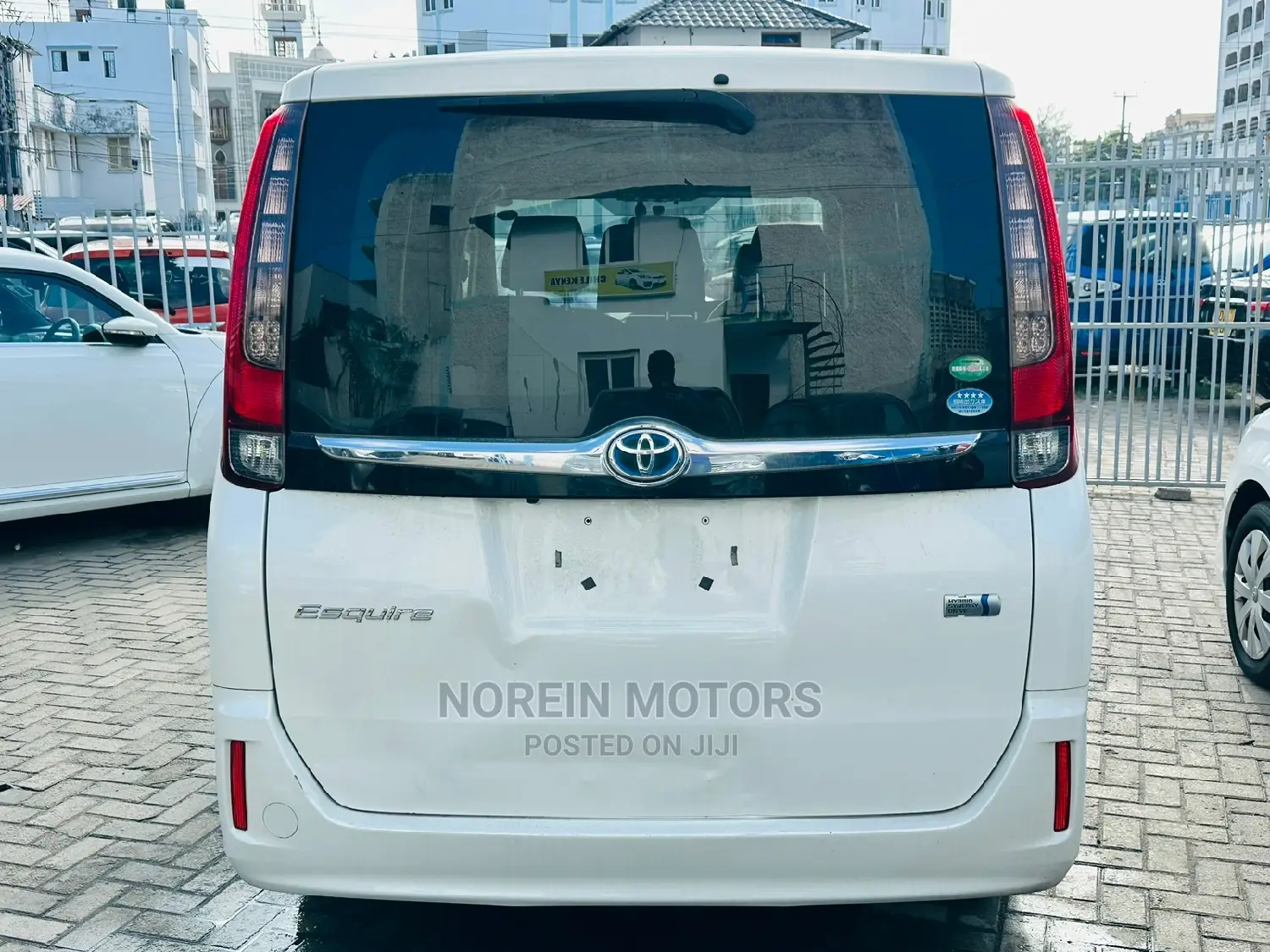 Toyota Esquire 2015 White