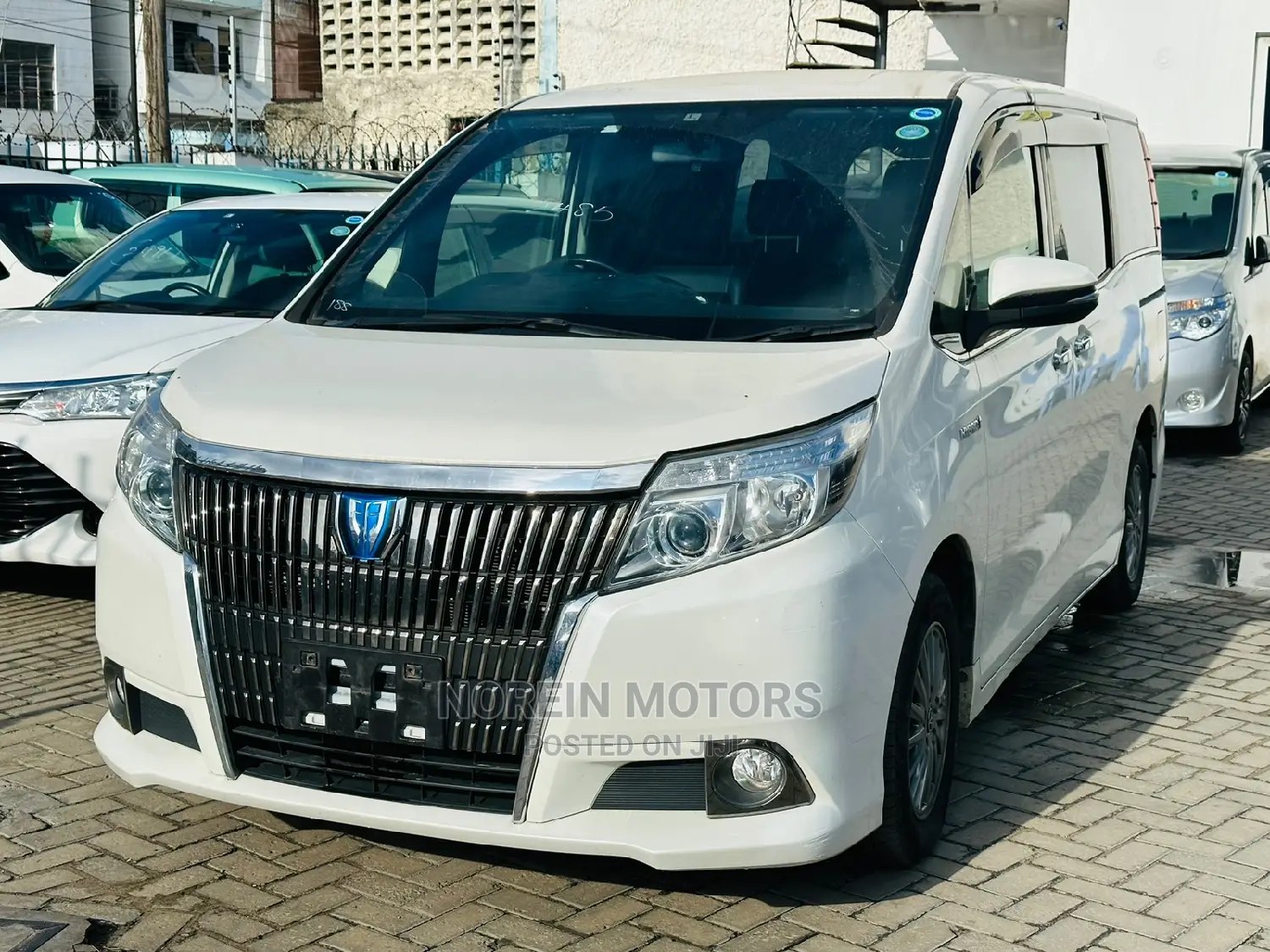 Toyota Esquire 2015 White