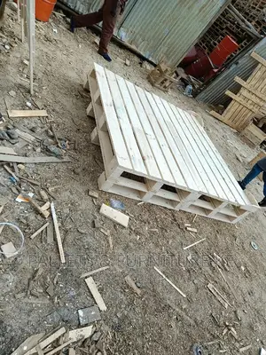 Box Bed 5 by 6 Clear Vannish
