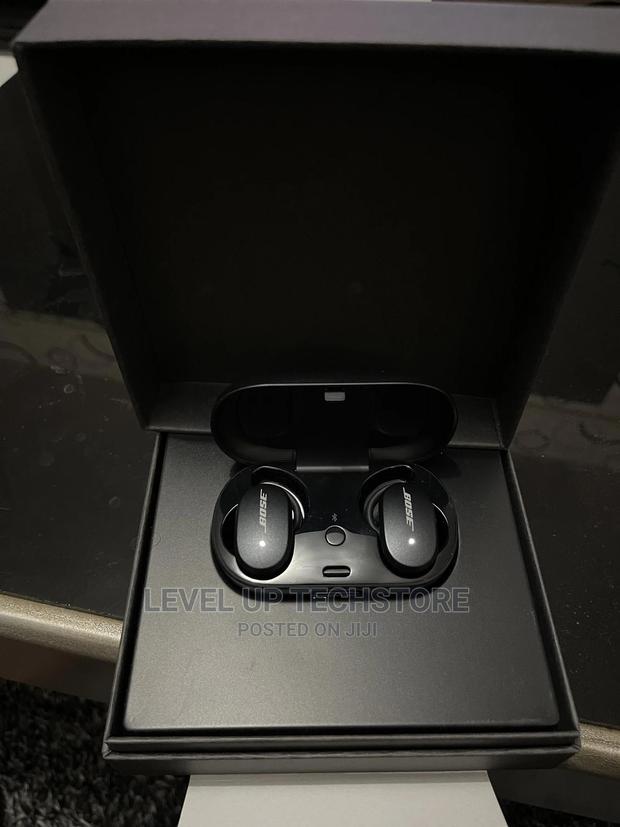 Bose Quietcomfort Noise Cancelling Earbuds - 2 Weeks Old - thumbnail 4