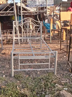 3 by 6 Metalic Bed