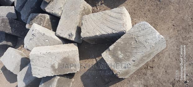 Light Grey Machine Cut Stones(6*9 9*9) - main view