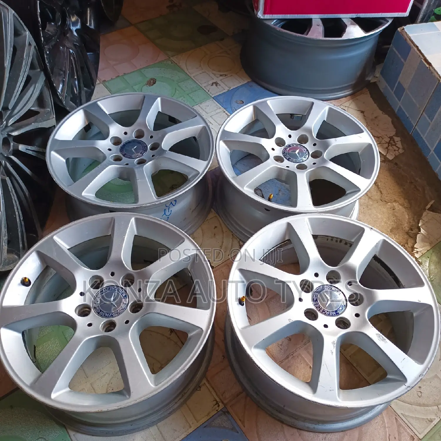 Mercedes Benz Set of Size 16