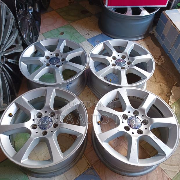 Mercedes Benz Set of Size 16