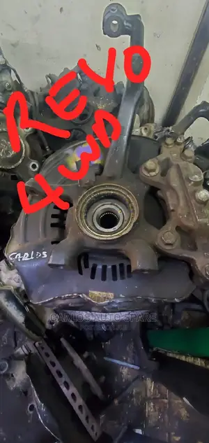Front Hub Revo 4wd